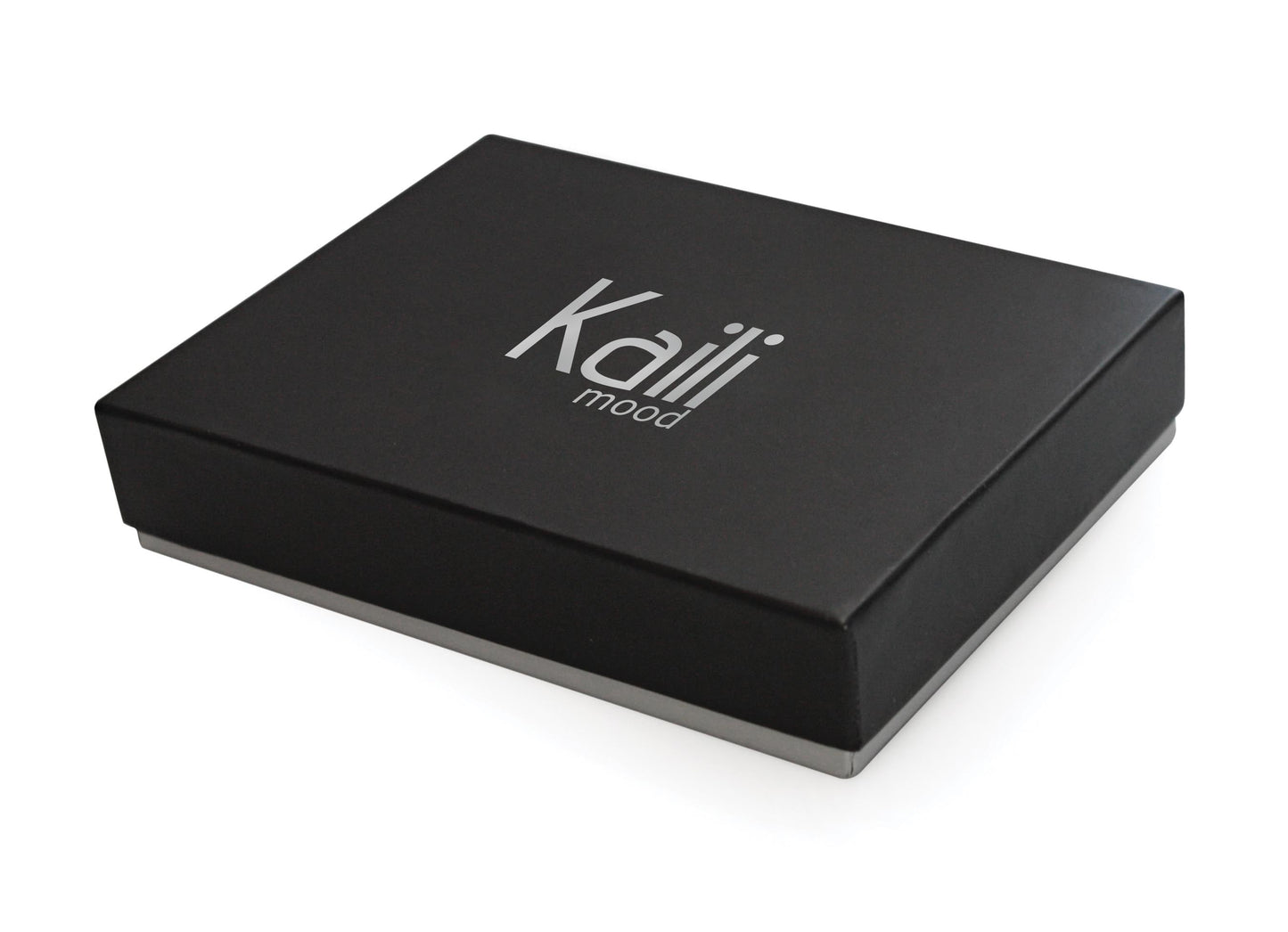K11433AB | Portafogli Donna in Vera Pelle pieno fiore, con leggera grana. Colore Nero. Dimensioni da chiuso: cm 14 x 10,5 x 2,5. Confezione: Gift Box rigido fondo/coperchio-3
