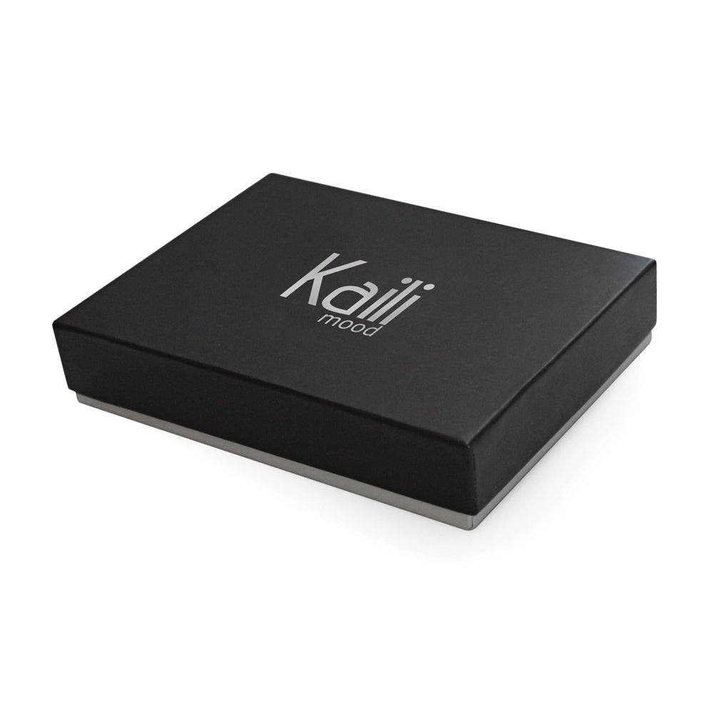 K12203AF | Portafogli Uomo in Vera Pelle pieno fiore, Naked. Colore Nero. Protezione RFID. Dimensioni da chiuso: cm 12,5 x 9,5 x 2. Confezione: Scatola regalo fondo/coperchio-3